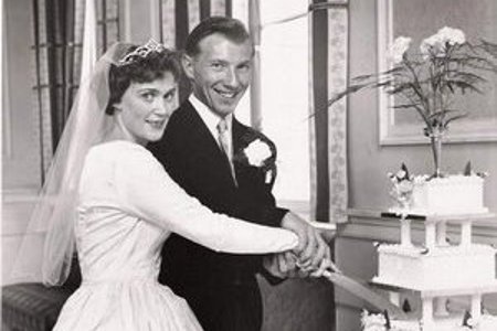 Mr and Mrs Marr cutting their wedding cake in 1959