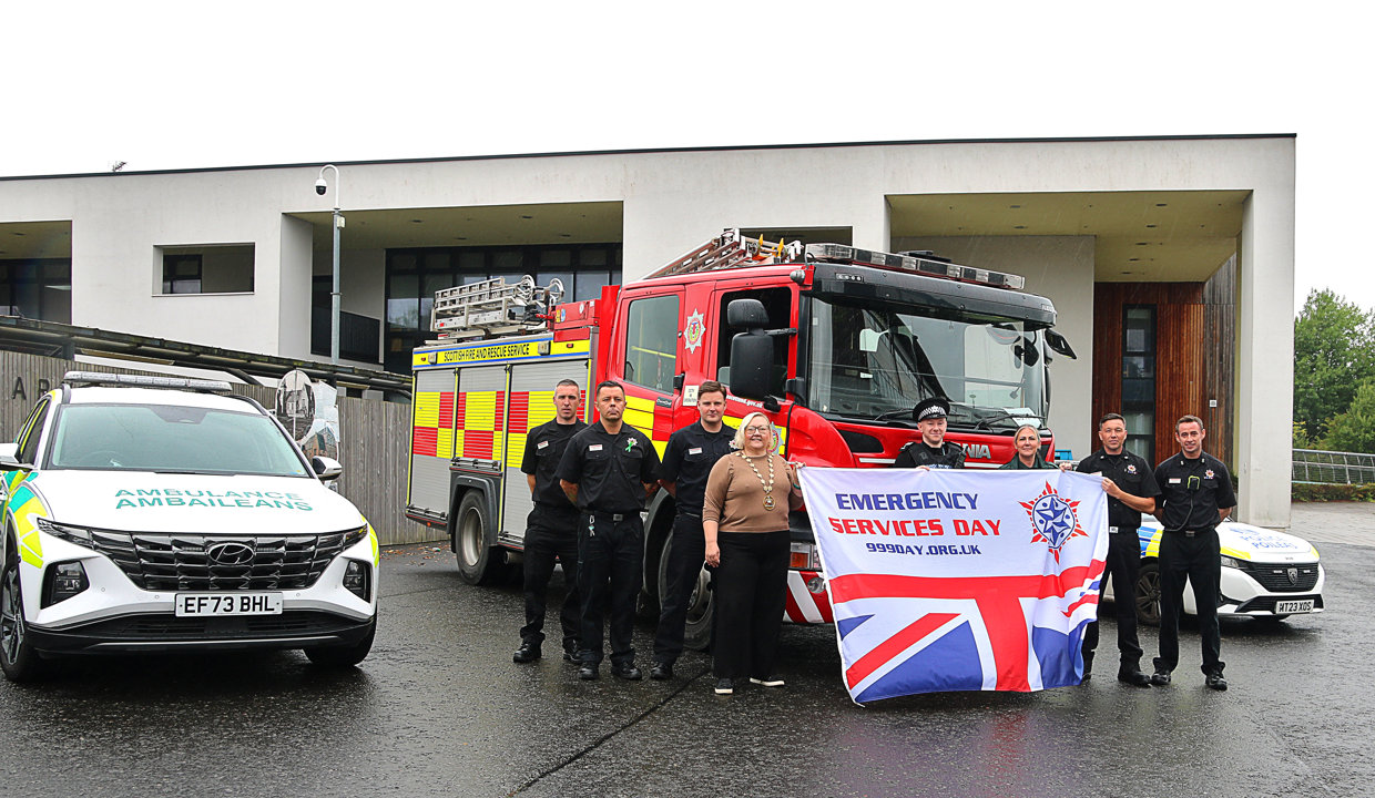 Mark McManus (firefighter), Graeme Lang (firefighter), Lee Campbell (firefighter), Provost, Renwick, Sergeant John Fitzsimmons, Morag Tahgny (Clinical Team Leader, Paramedic), Phillip Douglas (crew commander) and Alan Rodgers (Watch Commander).