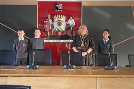 Provost Gillian Renwick welcoming new Bishopbriggs Community Council Youth Ambassadors 